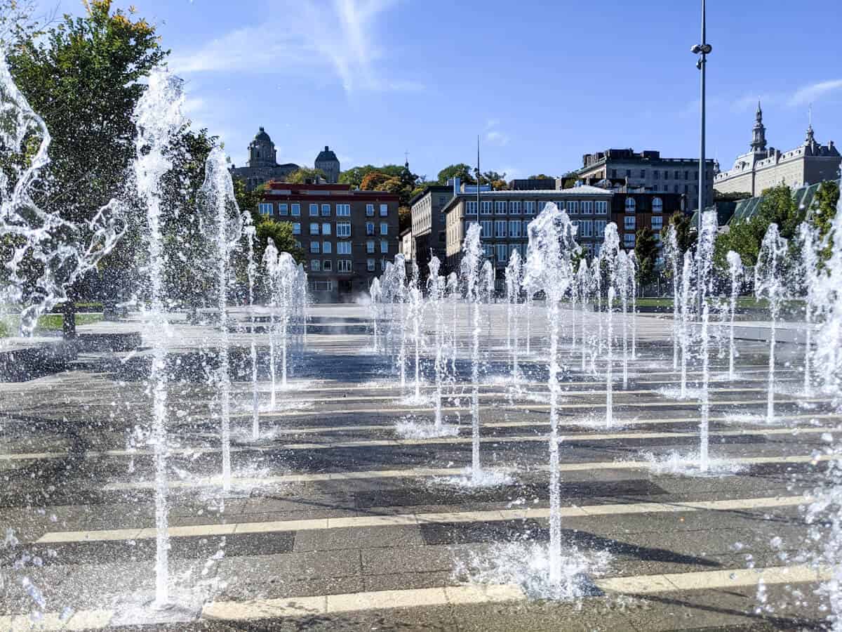 place-des-canotiers fountains in quebec city