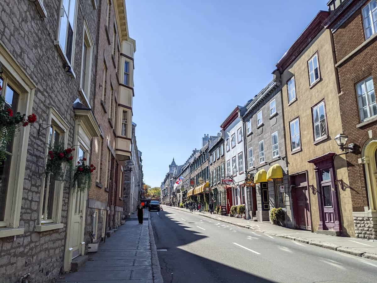 rue-saint-louis in quebec city