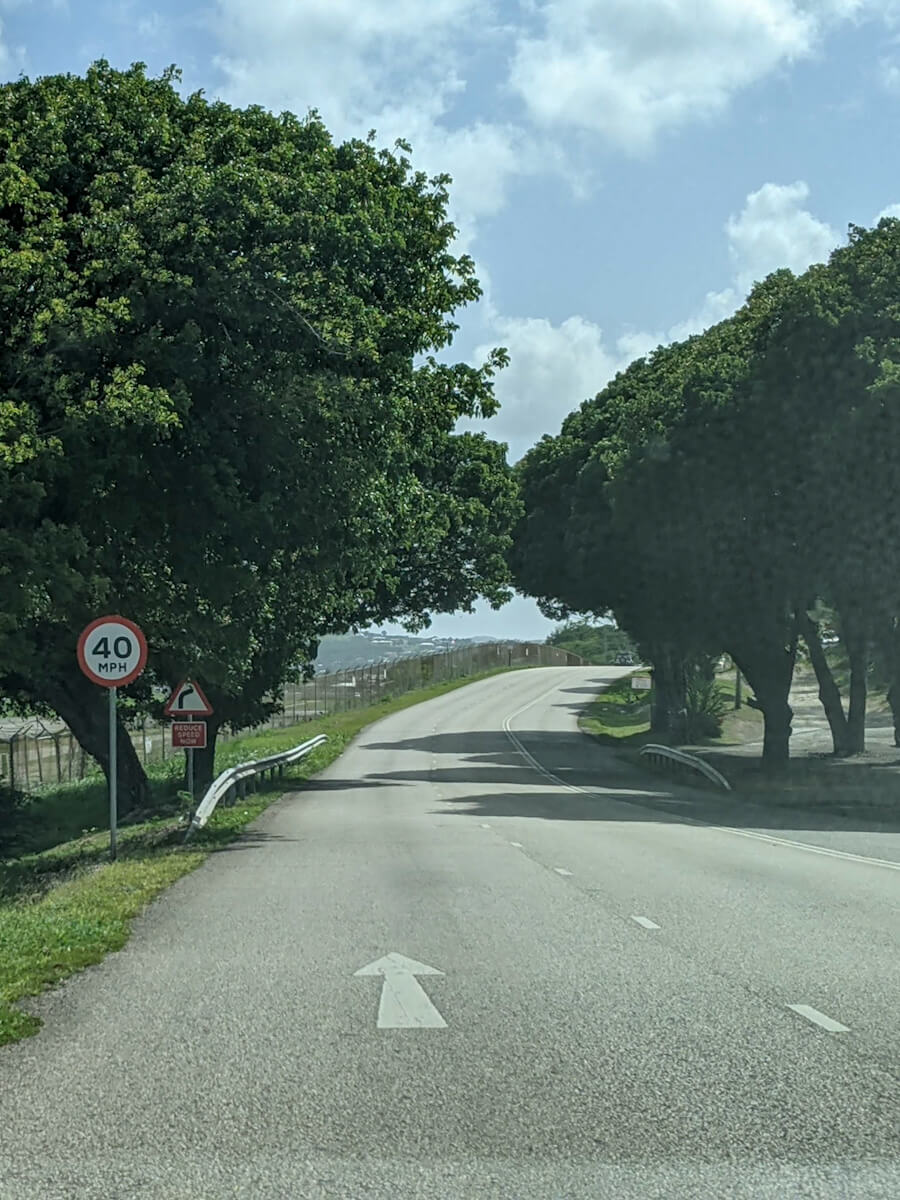speed limit size showing 40 mph which you will find while driving around antigua outside towns